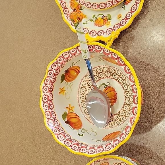 Temptations 5pc Bowl & Tray Serving Set!!! - Picture 15 of 16